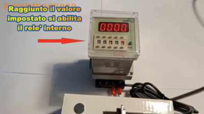 Conta Pezzi Elettronico OMRO DH48J Programmabile 220V Con Base E Uscita NPN