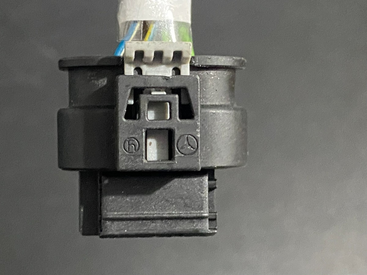 Mercedes-Benz Wiring Loom Harness Plug Connector A0265455926 Black  