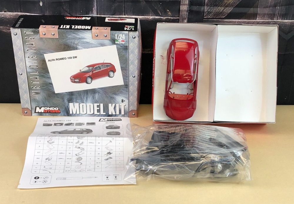 OPEN BOX Mondo Motors Italy 1:24 Metal Diecast Model Kit ALFA ROMEO 159 SW