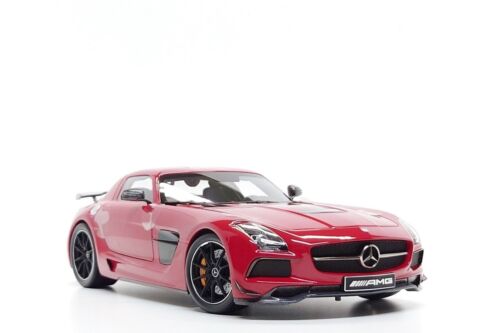 Minichamps 1:18 Mercedes-Benz SLS AMG Black Series in Mars Red - Picture 6 of 13