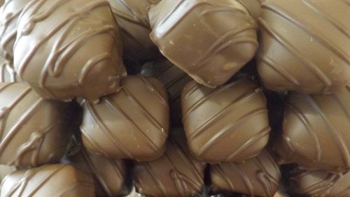 Milk Chocolate Fudge Meltaway Candy 8 oz Gift Box