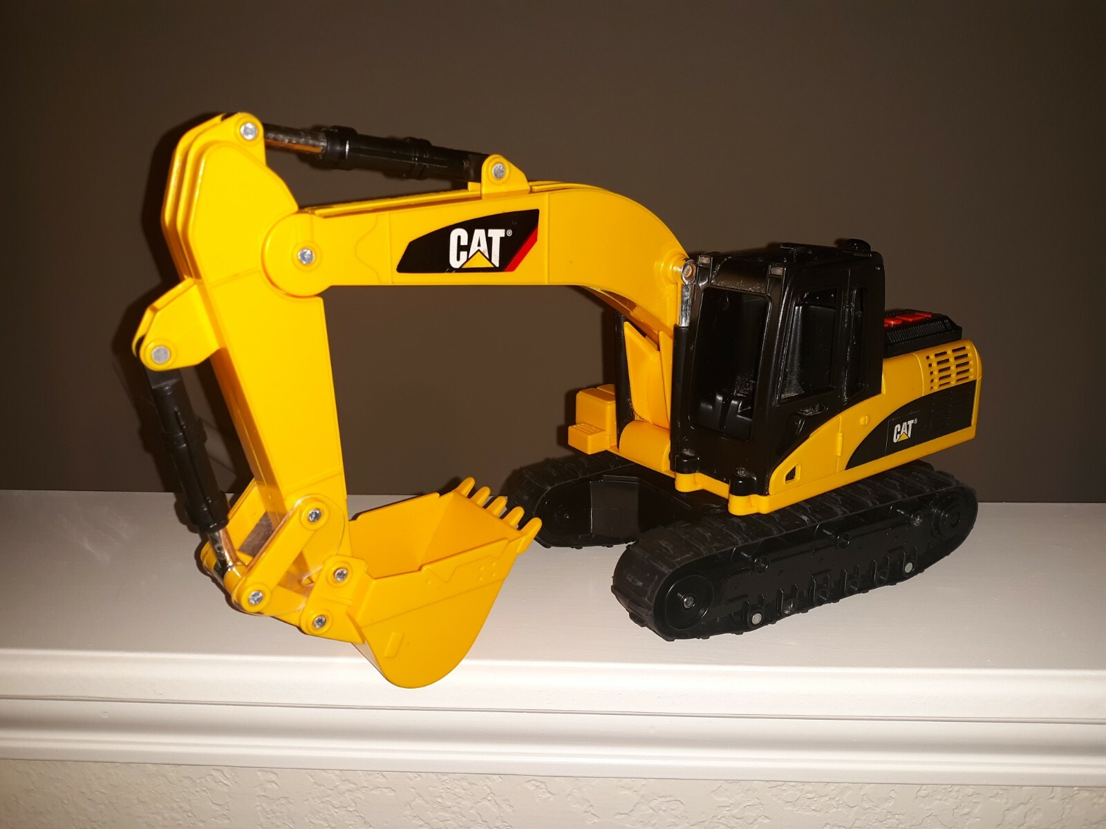 toy state industrial cat excavator