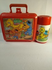 Vintage Aladdin Sesame Street Plastic Lunch Box  Thermos Bert Ernie Big Bird