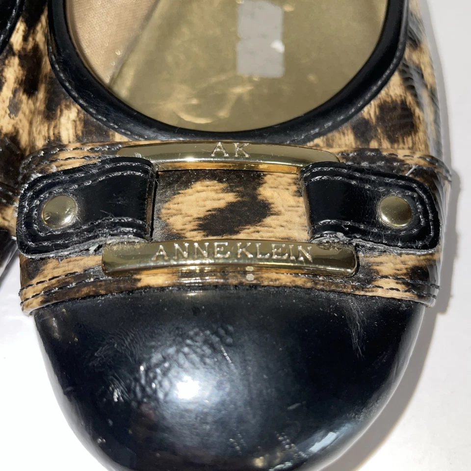 Zapatos de cuña Anne Klein deportivos con estampado de leopardo para mujer 6,5 M hebilla en tono dorado Foto 2 de 4
