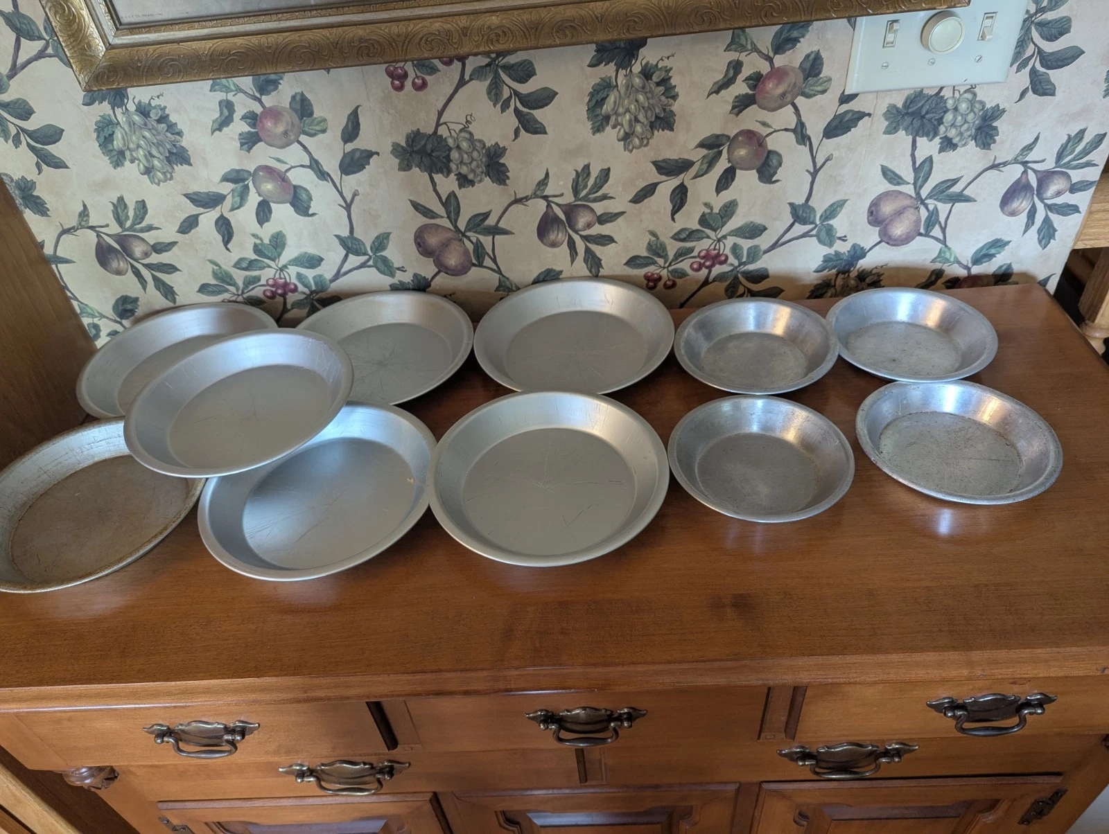 11-VINTAGE WEAR-EVER ALUMINUM PIE PANS(7#2843 8")(4#279 6")