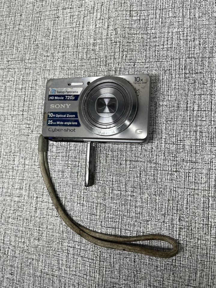 Sony Cyber-shot DSC-W690 16.1MP Digital Camera - Silver DAMAGED BATTERY DOOR - Image 2 of 4