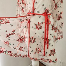 Victoria&rsquo;s Secret Embroidered Rose Floral Sheer White Robe M/L Lingerie Cover Up