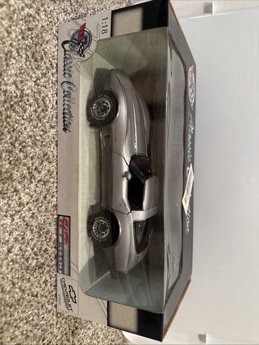 Ertl Corvette L-88 Roadster 1/18 - Blanche Rayures Noires - American Muscle - NEUF