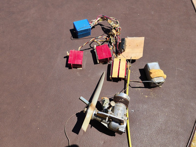 1970s Max III O.S. 35 Japan Glow Engine with vintage RC Servos lot