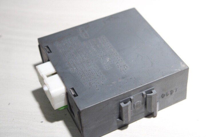 1995-1997 TOYOTA avalon 89741-ac010 RECEIVER DOOR CONTROL