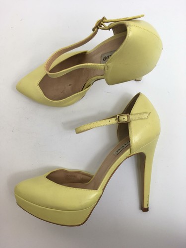 dune yellow heels