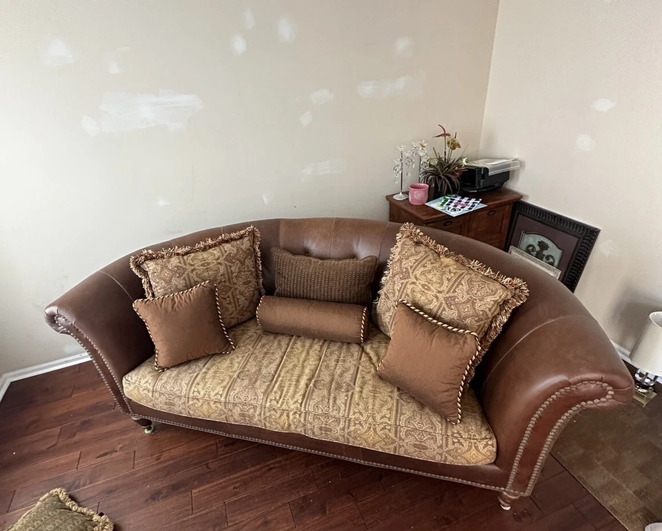 Sofá Chesterfield Paul Robert cuero/tela Foto 2 de 4