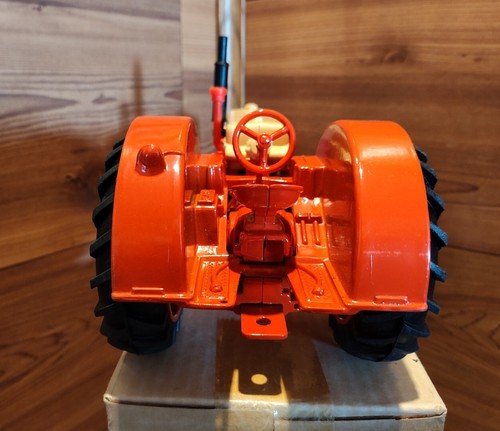 NEW ERTL 1:16 SCALE CASE 600 DIE-CAST TRACTOR IN OPEN BOX MADE IN USA IN 1986 - Picture 10 of 14