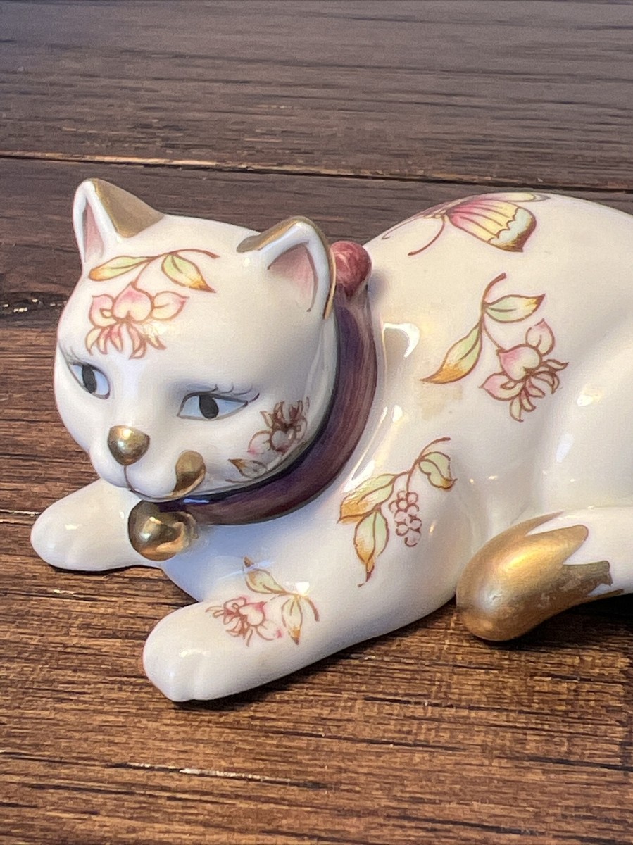 The Franklin Mint Curio Cabinet Cat Vintage 1986 Satsuma Style Cat