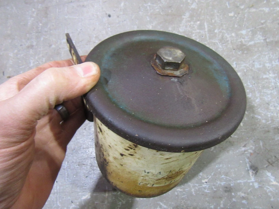 Chevrolet Stileline Fleetline 216 1949-1952 bote de filtro de aceite de motor Foto 2 de 4