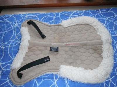 shires Lammfell Sattel Half Numnah Raiser Pad 20'' creme/weiß gebraucht