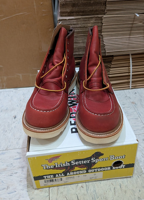 Red Wing Heritage Men's 8864 6 Inch Classic Moc Toe Gore Tex Oro
