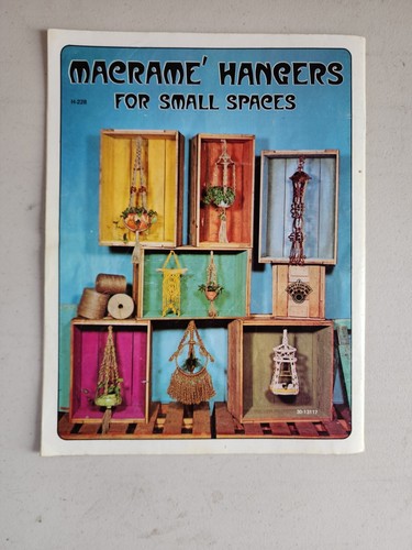 Lot of 6 Macrame Vintage Pattern Books - Picture 16 of 24