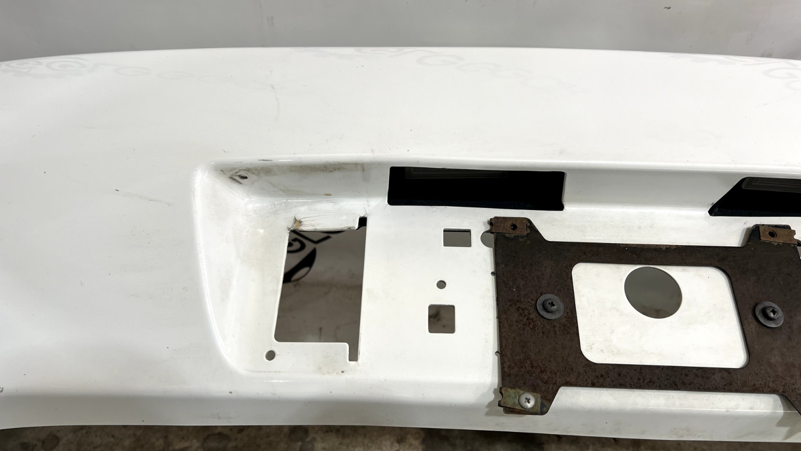 ASTON MARTIN VANTAGE V8 REAR BUMPER 2011 OEM -needs repaired at front edge-