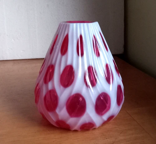 FENTON CRANBERRY OPALESCENT ART GLASS CONE VASE COIN DOT PATTERN 4 7/8"TALL