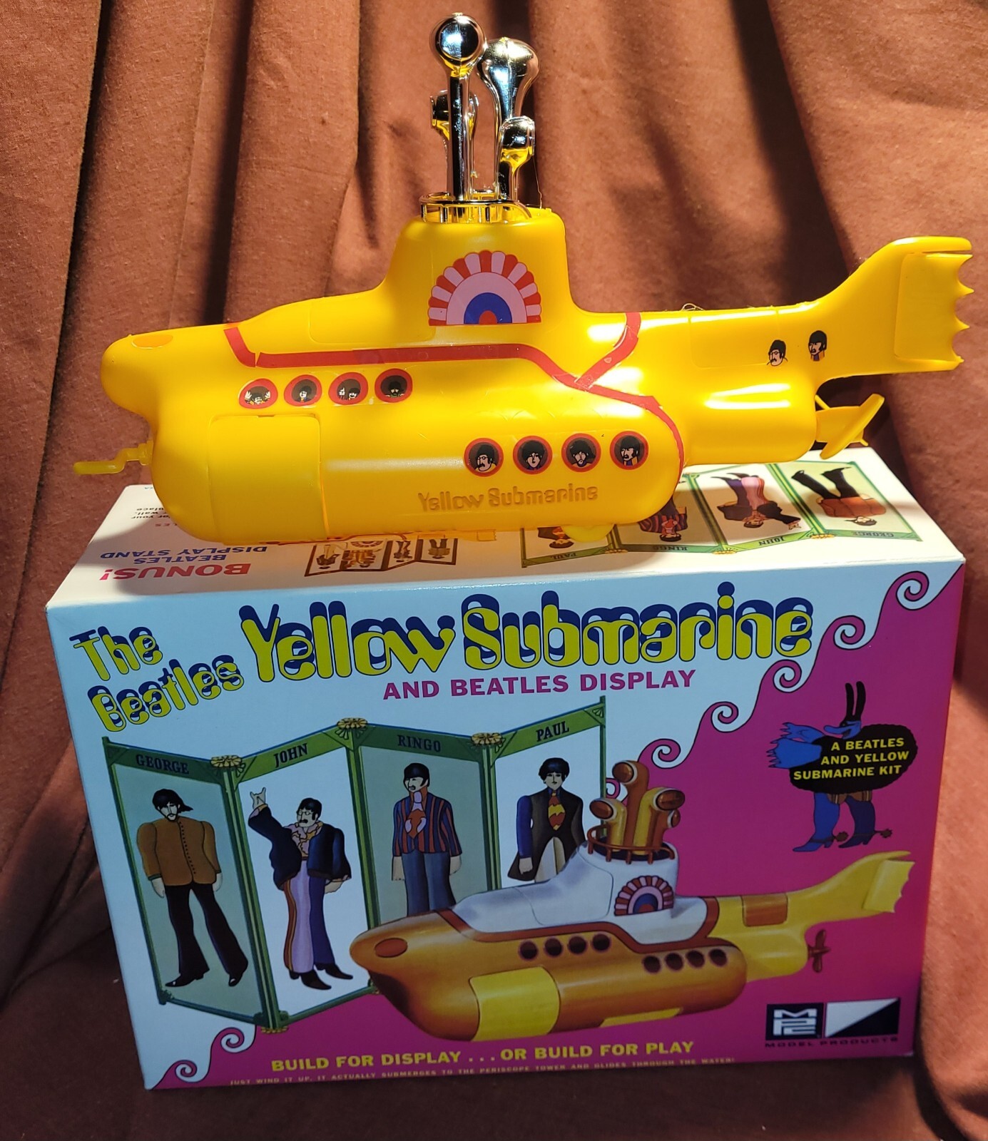 MPC YELLOW SUBMARINE MODEL KIT 2012 OPEN BOX ASSEMBLED WITH BEATLES