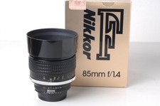 NIKON AIS Nikkor 85mm f.1,4 con paraluce HN-20