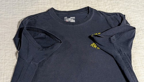 Under Armour UA Size M Medium Pink Skull and Arrows Men's T-shirt Black Faded - Picture 8 of 12