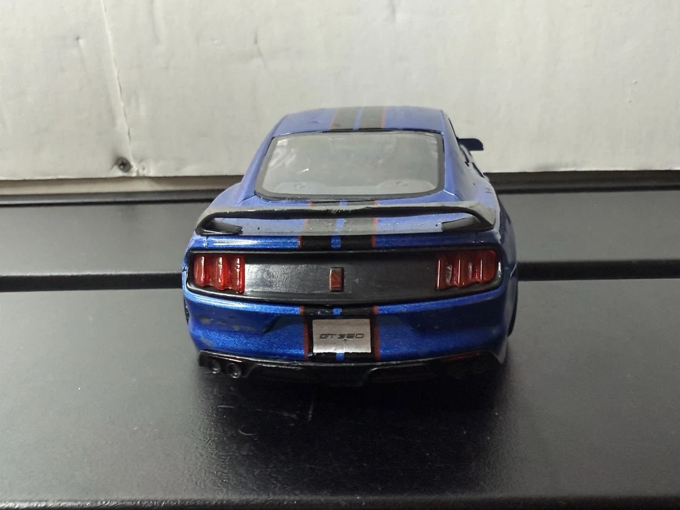 New Ray - 2016 FORD SHELBY GT350R - Metallic Blue with Stripes - 1/24 Die-Cast - Image 4 of 4