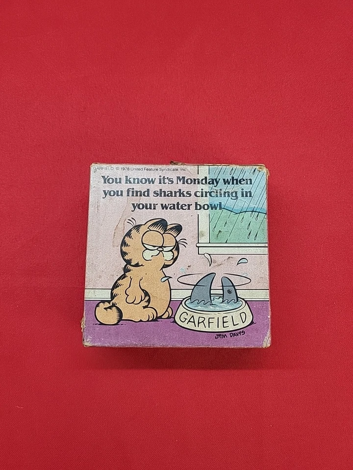 Rompecabezas vintage 1978 Garfield 7" x 7" 99/100 piezas D167 - Tiburones Foto 3 de 4