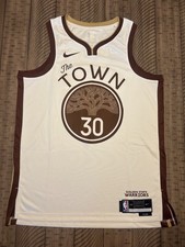 Golden State Warriors Collecting and Fan Guide 18