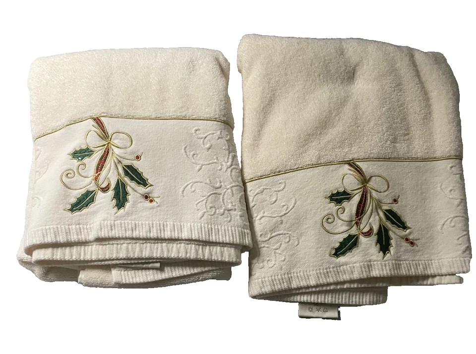 Juego de toallas Lenox cinta y acebo 5 piezas 2 baños 2 manos 1 dedo marfil Navidad Foto 2 de 4
