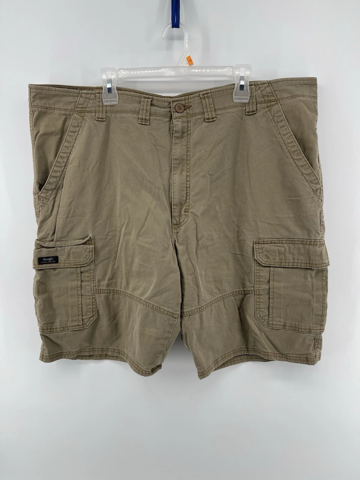 Wrangler Relaxed Fit Cargo Shorts Mens Size 46 Beige Tan Flat Front Fast Ship