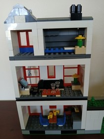 Lego City 8403 - City House - Retired Set With Minifigures no box manual