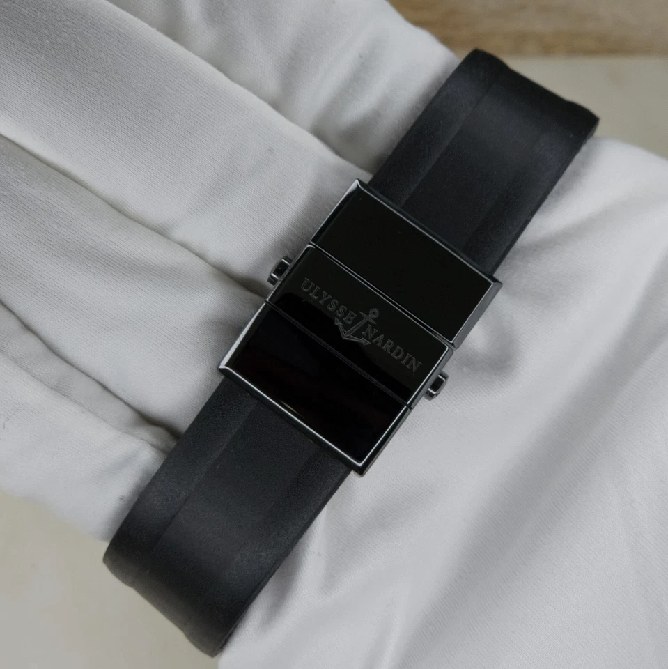 Reloj Ulysse Nardin Executive Doble Hora GMT Oro Rosa Negro Cerámica 43mm Fecha ONU Foto 4 de 4