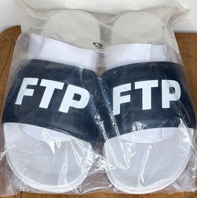 FTP Logo Slides Black/White Size 9 Gently Used