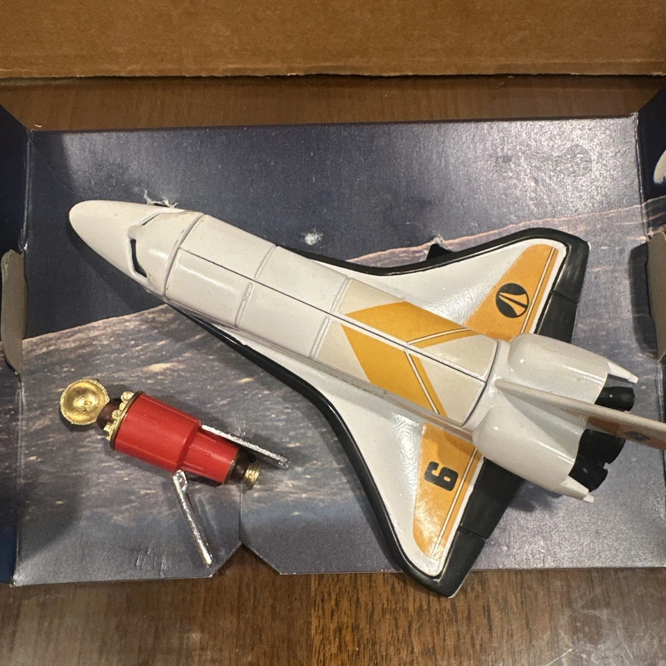 CORGI 649 James Bond 007 Diecast Moonraker Space Shuttle NIB A146 - Image 3 of 4