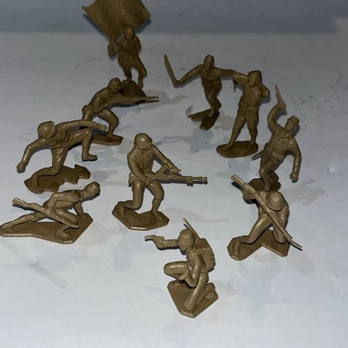 10 Vintage Japanese WWII Louis Marx 2.5" Plastic Soldiers 1963 All Marked -set#4