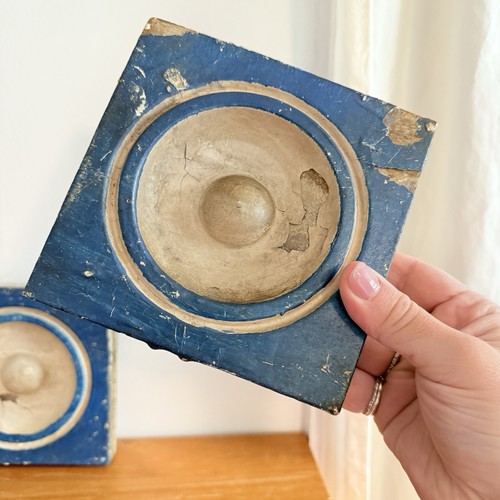 2x Antique Trim Rosette Bullseye Plinth Wall Plaque Architectural Salvage Chippy - Picture 2 of 7