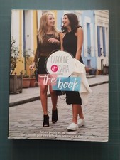 The BOOK Caroline et Safia Youtubeuse (dédicacé de Caroline)