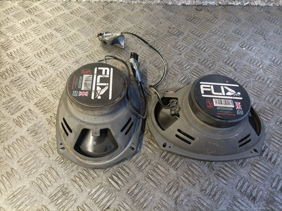  .SET OF FRONT DOOR SPEAKERS X2 FL69-375 WATT SPEAKERS - Image 2 of 4