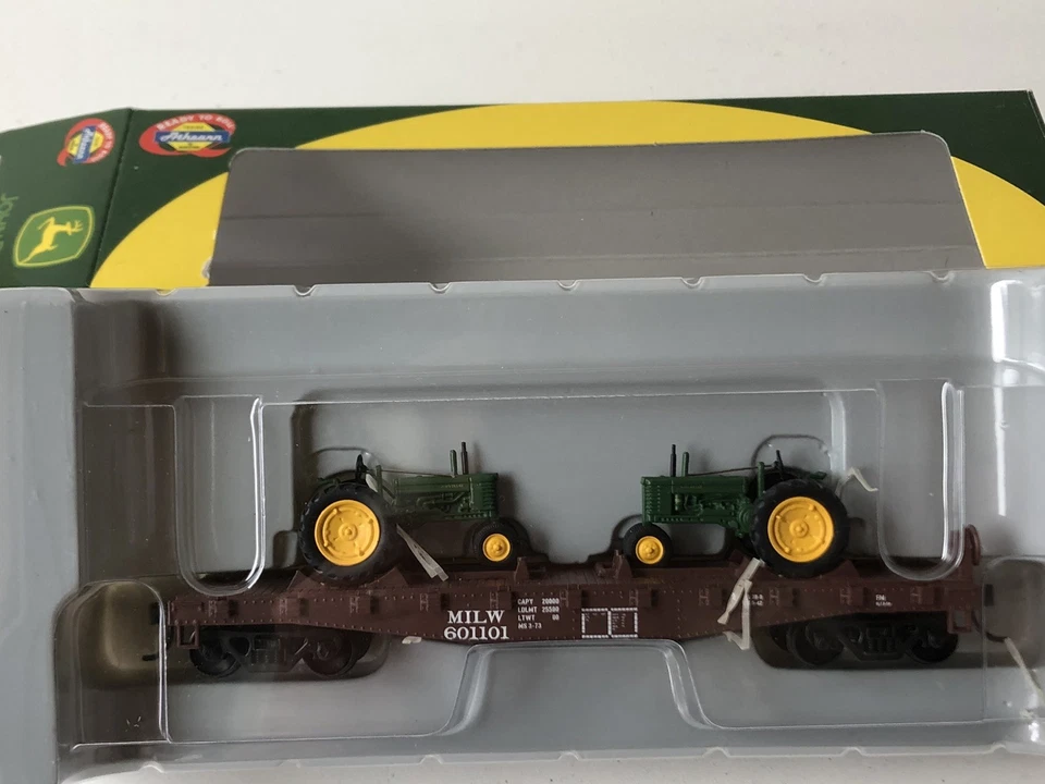 Athearn HO Milwaukee Road 40' Flat Car w/ John Deere Model B Tractors Load NOS - Image 2 of 4