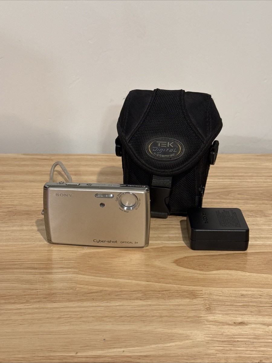 Sony Cyber-shot DSC-T33 Digital Silver - For Parts - Black Screen