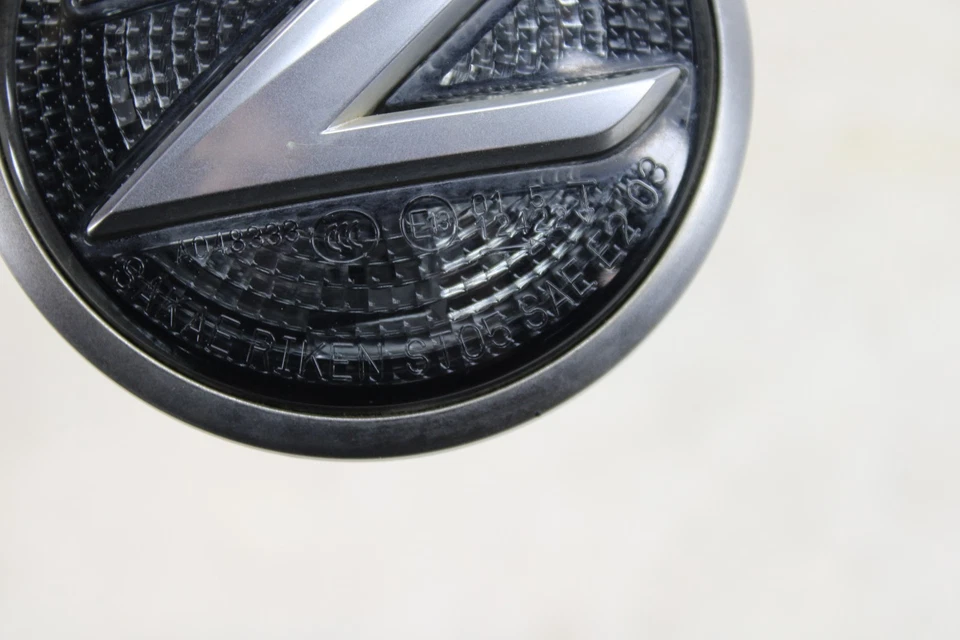 Juego de luces marcadoras de guardabarros Nissan 370z 2009-2020 OEM MW25 Foto 3 de 4