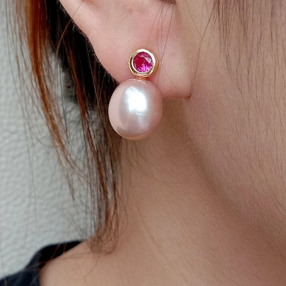 Aretes pavé de diamantes de imitación fucsia de perlas moradas cultivadas de agua dulce Foto 3 de 4