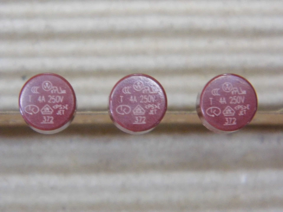 Lot x10 - fusible microfusible TR5 T4A 4A 250V temporisé (+H37) à piquer, 5.08mm