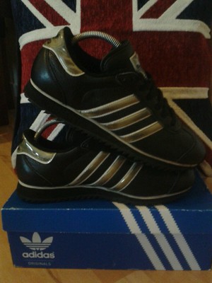 very mens adidas trainers