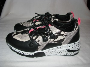 madden girl pink sneakers