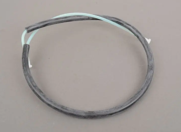 MERCEDES-BENZ E W211 Verteiler zur Hinterachse linke Leitung A2113200853