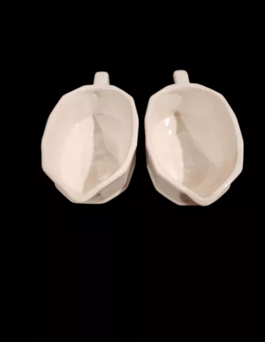 Set of 2 White Vintage Pfaltzgraff Heritage Gravy Pitchers/Bowls USA 8.25"L x4"W