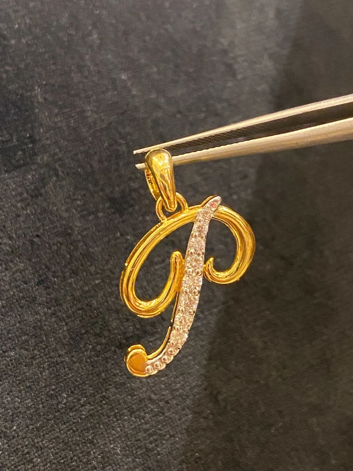 Pave 0.54 Cts Round Brilliant Cut Diamonds Initial "P" Pendant In 585 14K Gold - Image 4 of 4